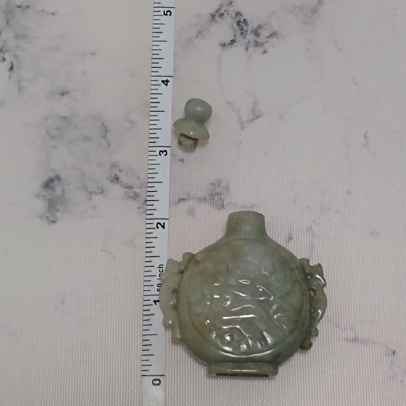 Antique Carved Stone Snuff Bottle - Picture 8 of 8